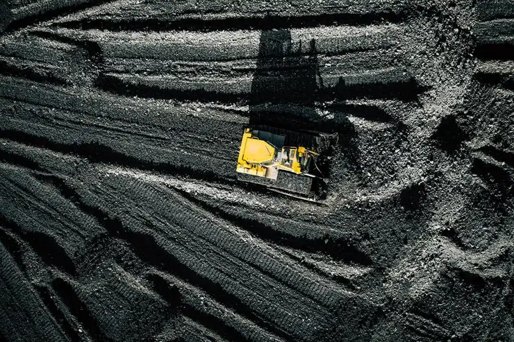 Natural gilsonite extracted from underground mine for industrial applications